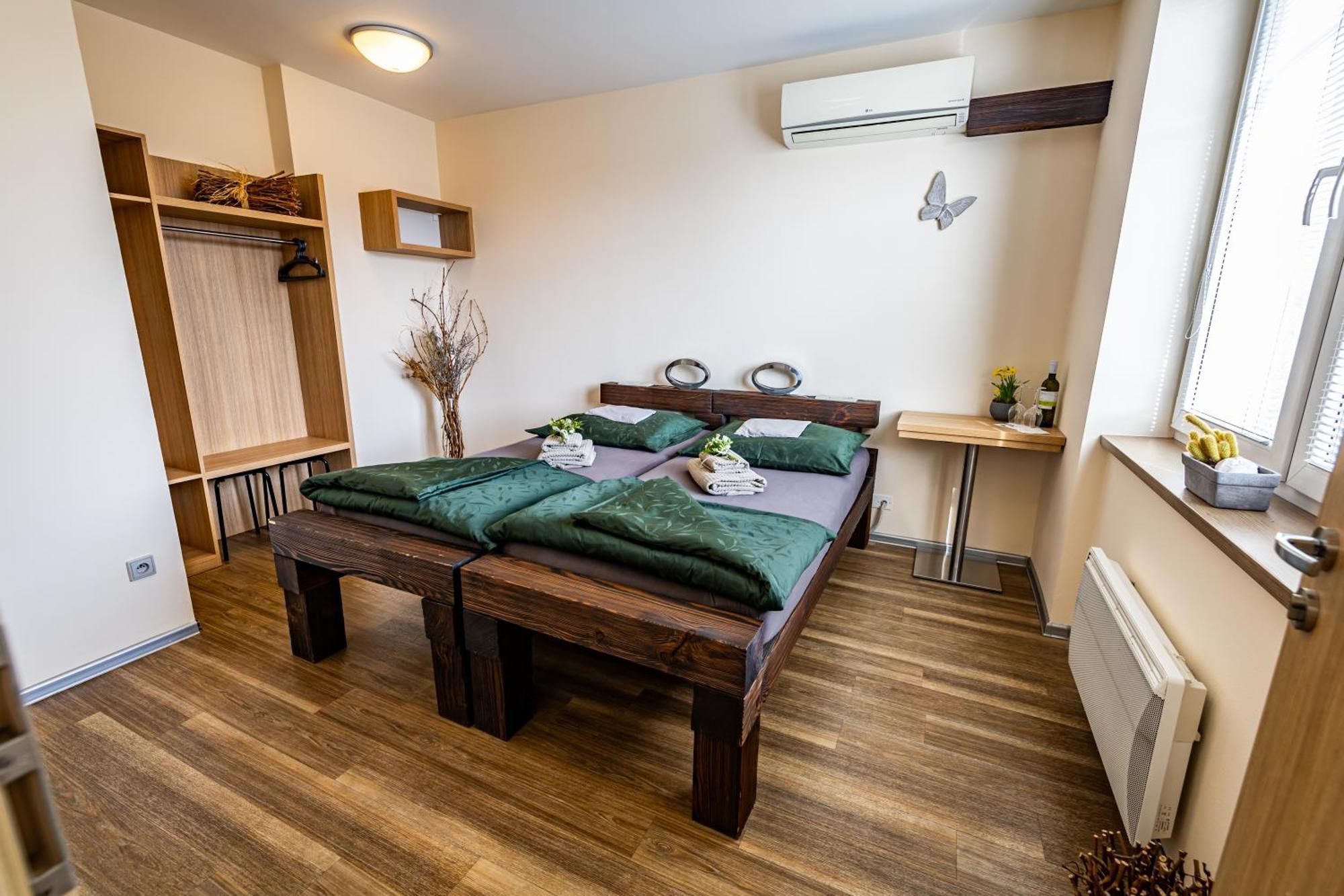 Penzion Vino Hruska Veselí nad Moravou Extérieur photo
